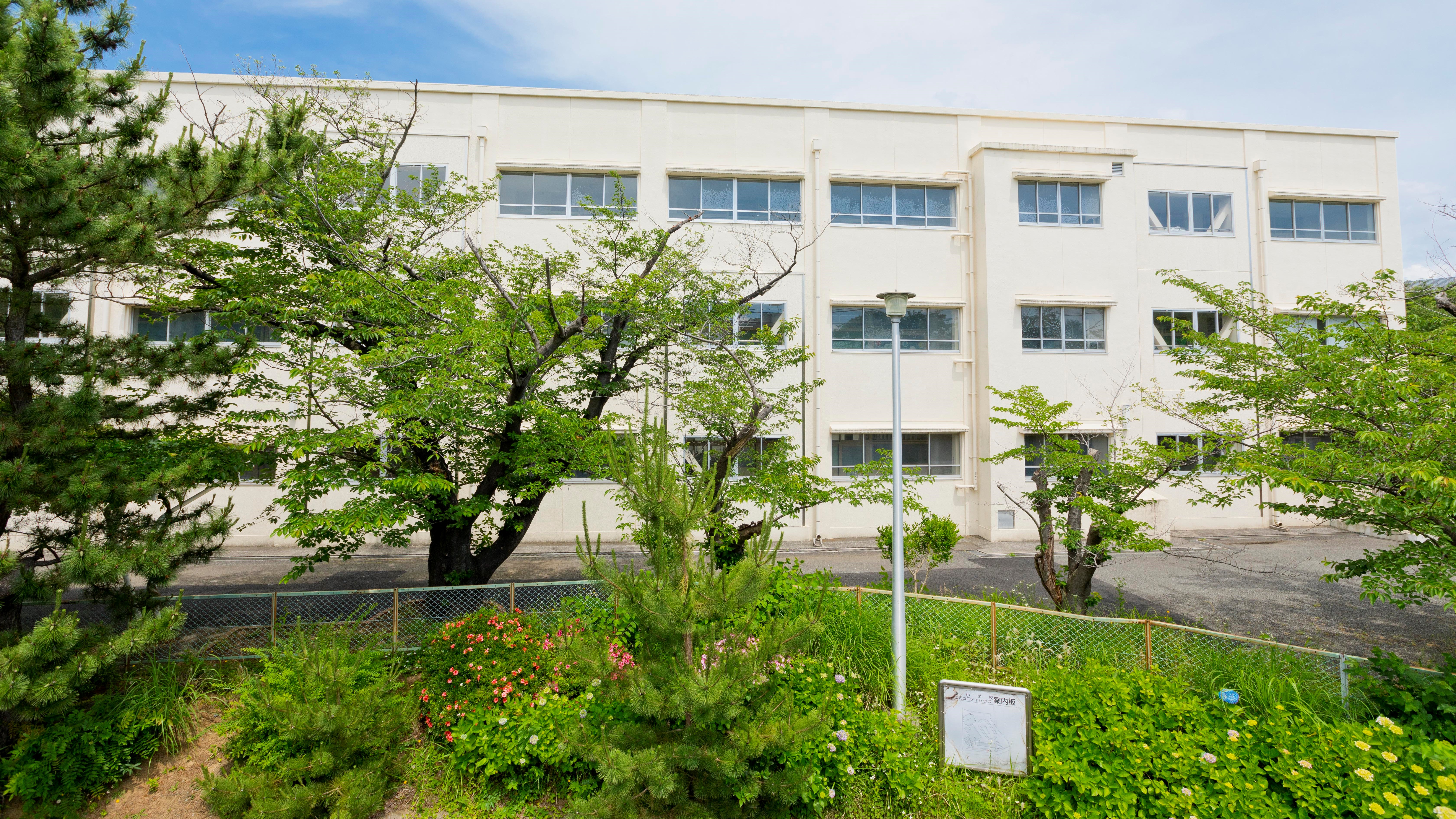 横浜市立浜小学校